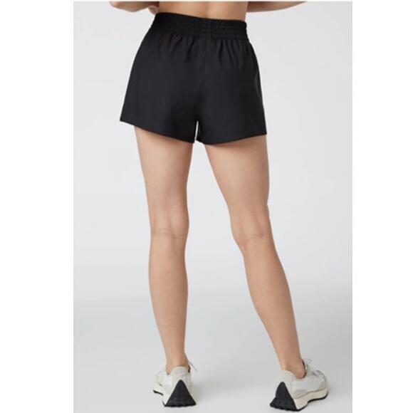 VUORI Dash Short 2.0 Women's Black Shorts M - Picture 4 of 8